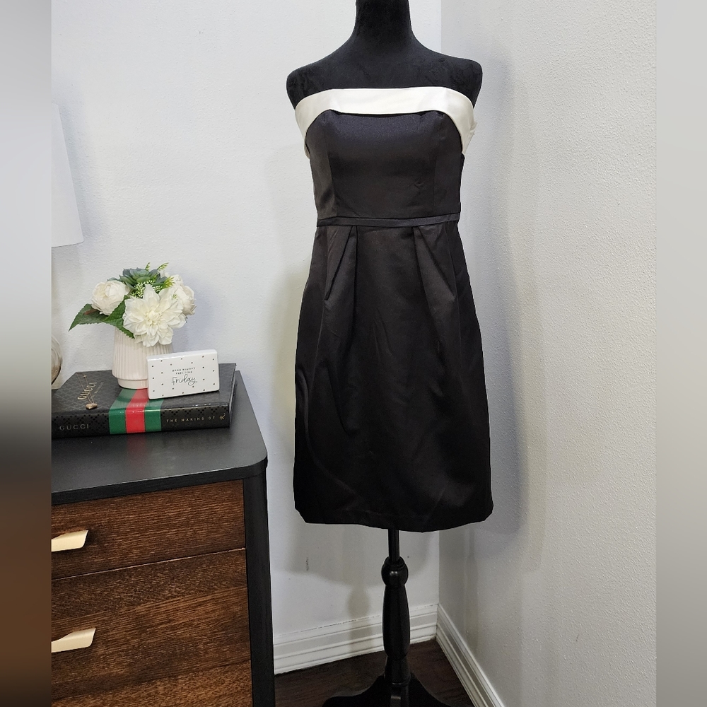 David's Bridal Short Strapless Dress with Back Bow Detail Size/ 8 - Picture 1 of 13